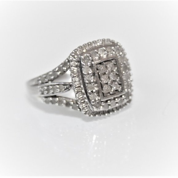 STERLING SILVER DIAMOND RING - Picture 10 of 11